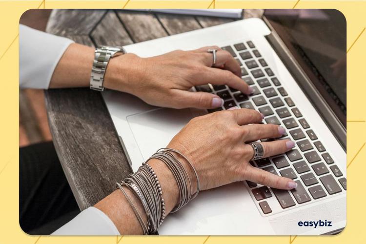 What does an accountant do for small businesses?